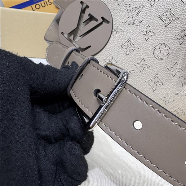 2026124175354310 560